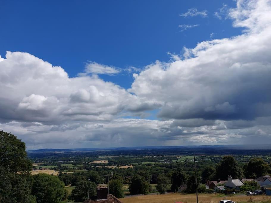 Charming Malvern Cottage With Outstanding Views Malvern Wells Luaran gambar